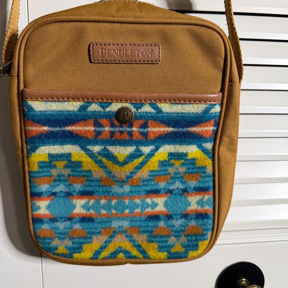 Pendleton Wool Utility Crossbody Bag Tan Southwestern Geometric Aztec Alto Mesa